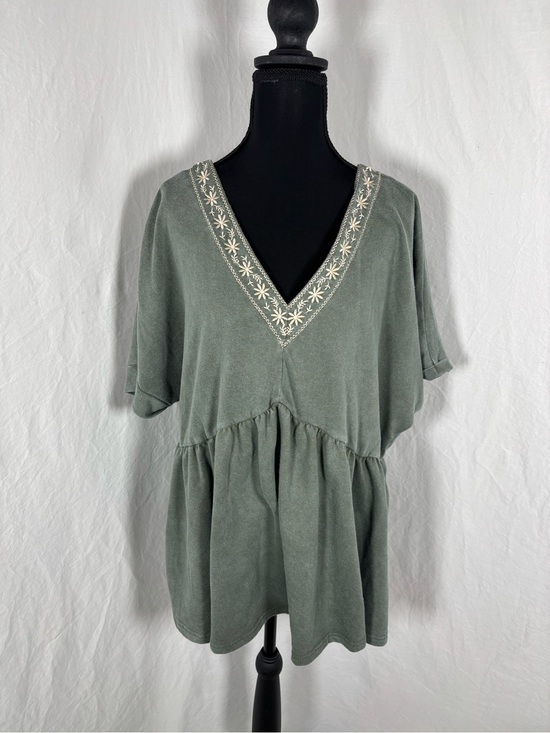 SHEIN Tops - SHEIN Embroidery Detail Top